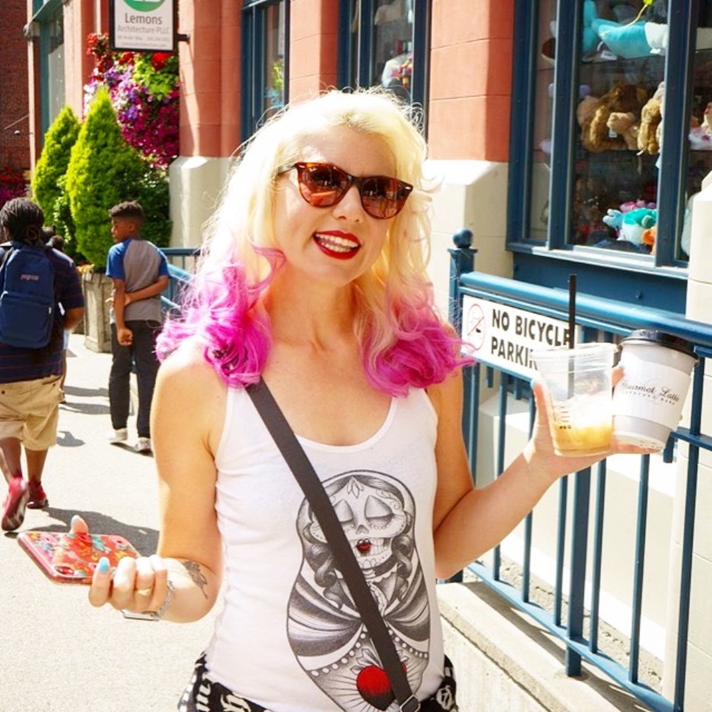 Meet your Posher, Monica